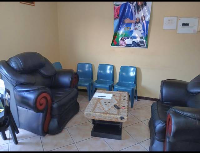 2 BEDROOM SECTIONAL TITLE FOR SALE IN GREENHILLS